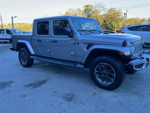 Used 2020 Jeep Gladiator Overland image 6