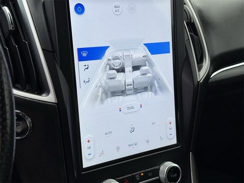 Used 2021 Ford Edge ST-Line image 24