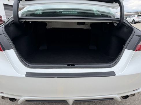 Used 2019 Toyota Camry XSE FWD image 8