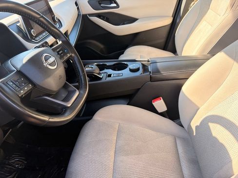 Used 2025 Nissan Rogue SV AWD/4WD image 18