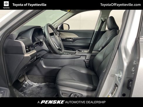 Used 2024 Toyota Grand Highlander Limited image 24