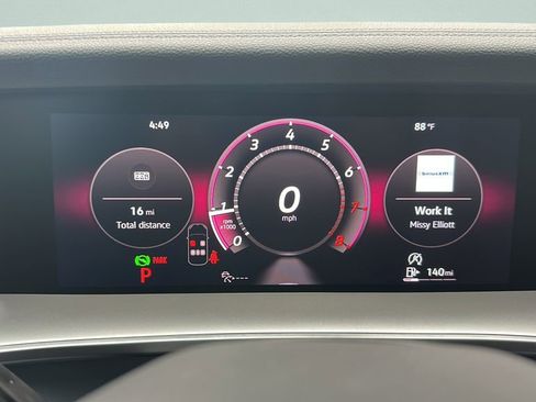 New 2026 Volkswagen Tiguan SE R-Line FWD image 23