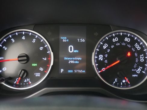 Used 2021 Toyota RAV4 XLE Premium FWD image 17