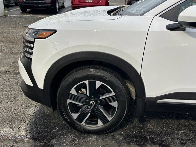 Certified 2025 Nissan Kicks SV w/ Interior Electronics Package AWD/4WD image 8