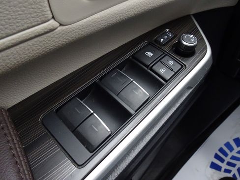 Used 2023 Toyota Sienna Platinum image 25