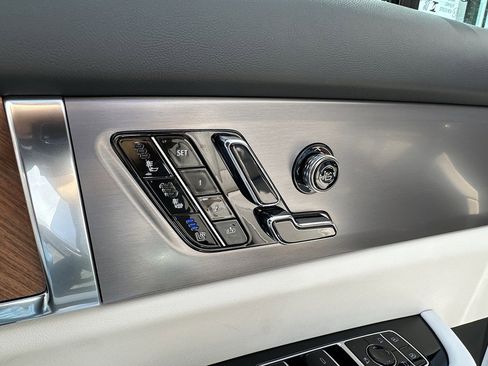 New 2026 Cadillac Vistiq Sport w/ LPO, Floor Liner Package image 18