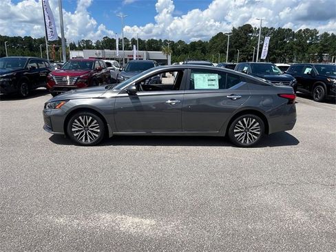 New 2025 Nissan Altima 2.5 SV w/ SV Premium Package image 6