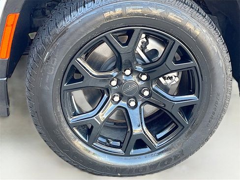 Used 2025 Jeep Wagoneer Series II image 33