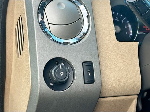 Used 2012 Ford F250 Lariat w/ Lariat Interior Pkg image 17