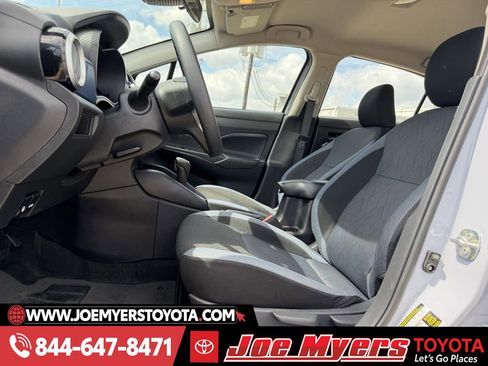 Used 2025 Nissan Versa SV image 25