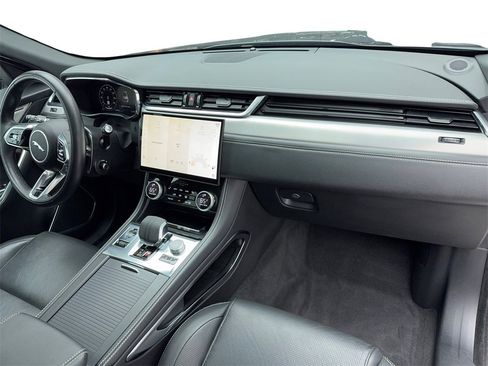 Used 2024 Jaguar F-PACE R-Dynamic S image 45
