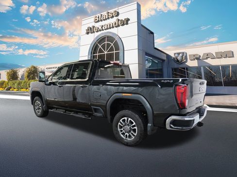 Used 2024 GMC Sierra 2500 SLE image 9