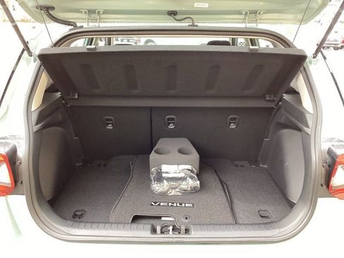 New 2026 Hyundai Venue FWD image 12