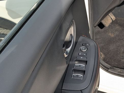 Used 2024 Honda HR-V Sport image 12