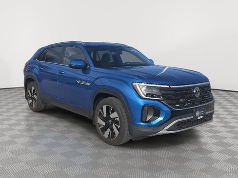 Used 2024 Volkswagen Atlas Cross Sport SE image 1