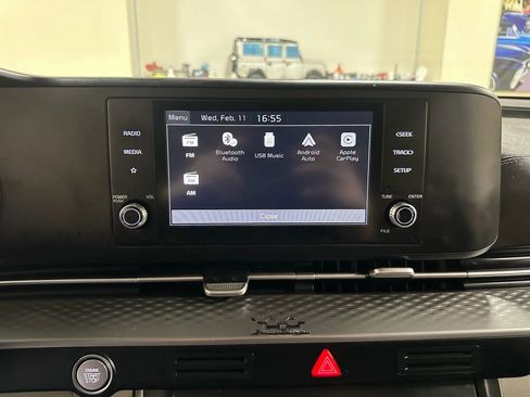 Used 2023 Kia Carnival LX image 37