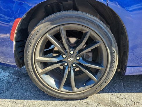 Used 2018 Dodge Charger SXT Plus w/ Blacktop Package image 5