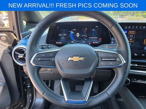Used 2025 Chevrolet Equinox EV LT w/ Convenience Package FWD image 15