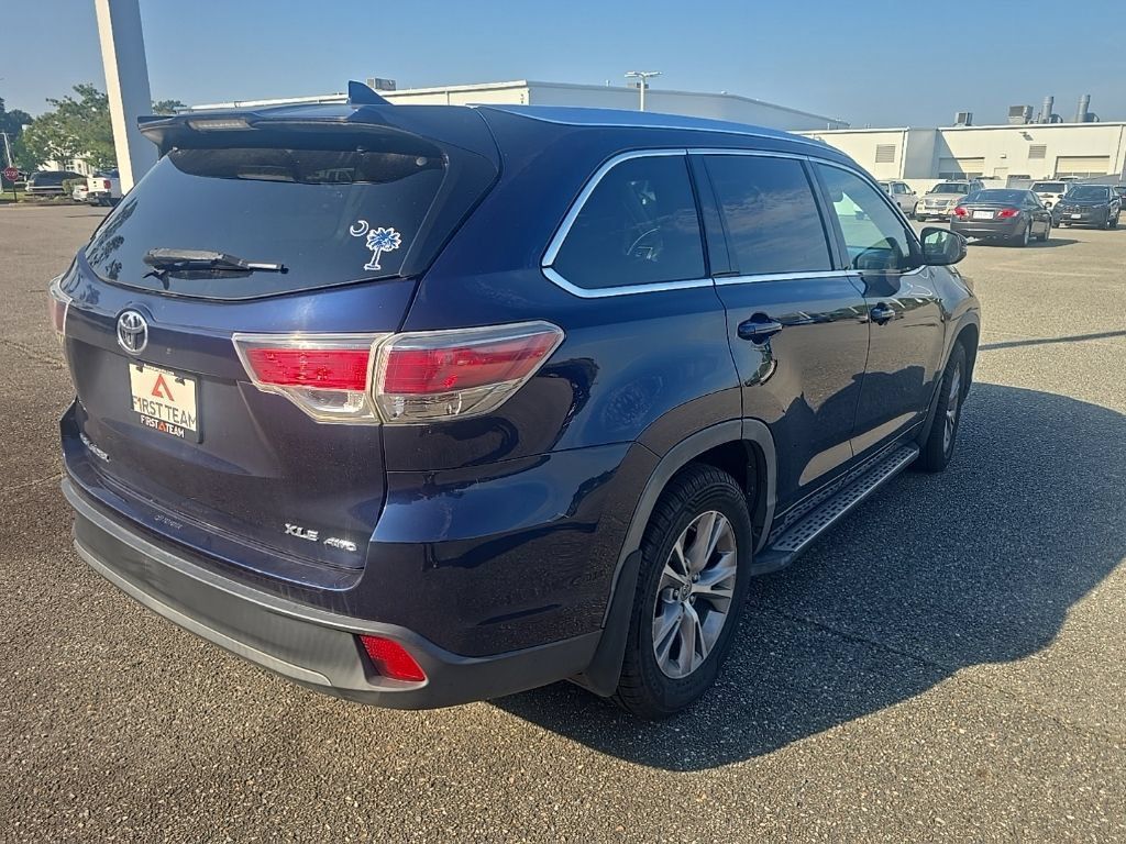 Used 2014 Toyota Highlander XLE AWD/4WD image 5