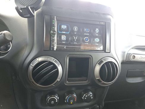 Used 2018 Jeep Wrangler Unlimited Sport AWD/4WD image 17