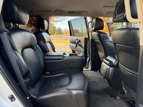 Used 2011 INFINITI QX56 4WD w/ Theater Pkg image 27