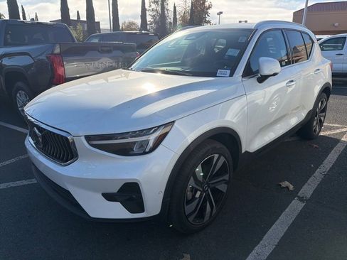 Used 2023 Volvo XC40 B5 Ultimate w/ Protection Package Premier image 15