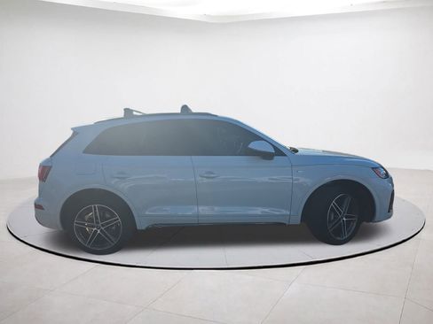 Used 2023 Audi Q5 e Premium Plus w/ Premium Plus Package image 8
