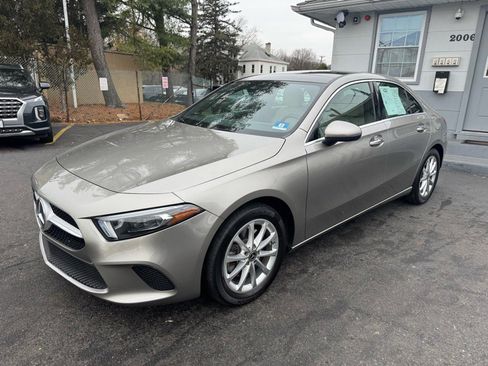 Used 2019 Mercedes-Benz A 220 4MATIC image 3