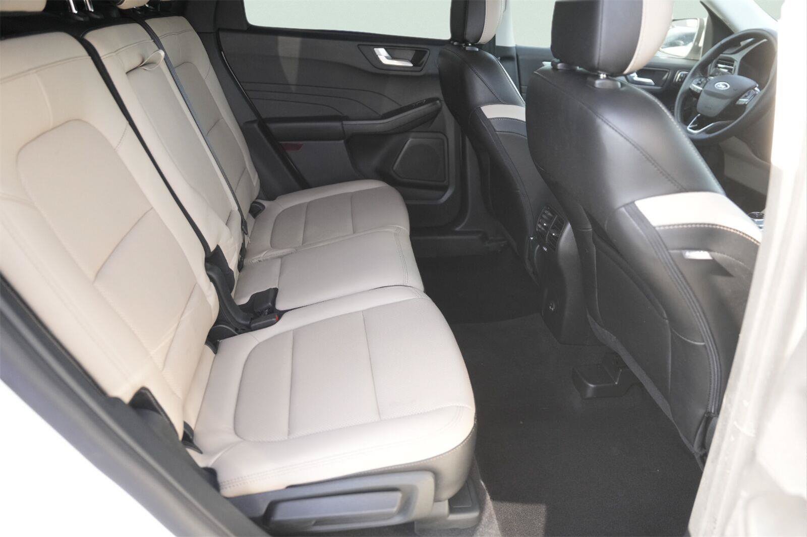 Used 2022 Ford Escape SEL w/ Technology Package FWD image 15