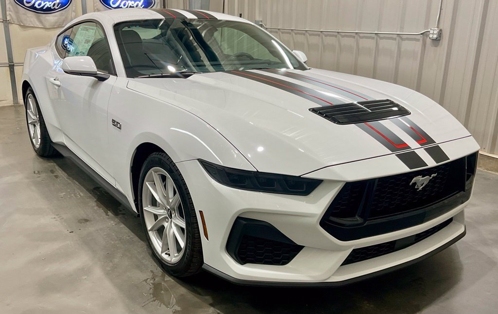 Used 2026 Ford Mustang GT Premium RWD image 2