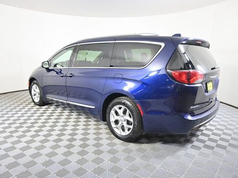 Used 2020 Chrysler Pacifica Limited image 4