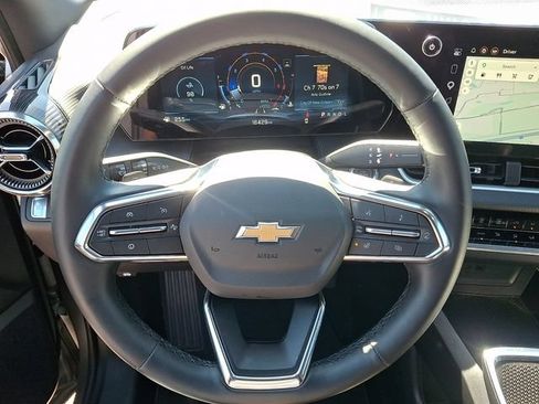 Used 2026 Chevrolet Equinox LT FWD image 15