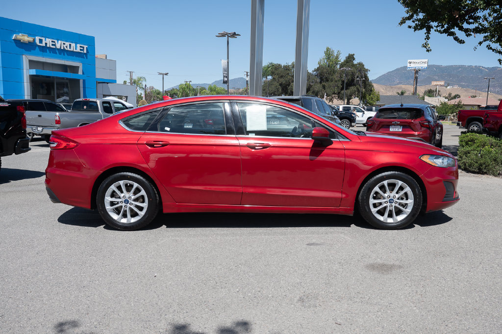 Used 2020 Ford Fusion SE FWD image 3