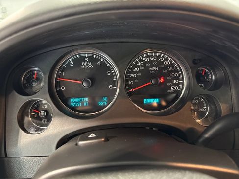 Used 2011 Chevrolet Avalanche LT w/ Regional Value Package AWD/4WD image 7