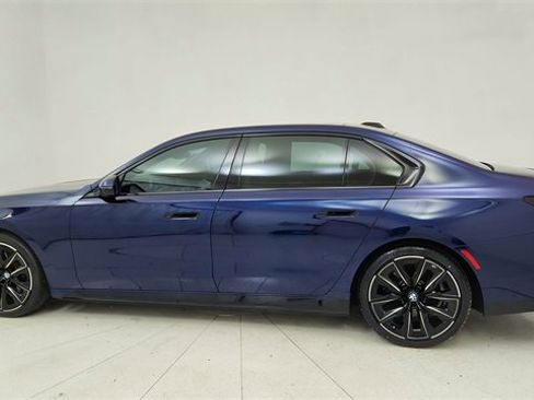 Used 2023 BMW i7 xDrive60 image 4