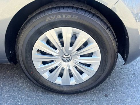 Used 2015 Volkswagen Golf Launch Edition FWD image 34