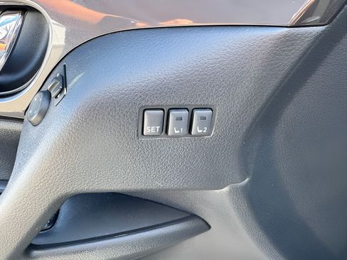 Used 2019 Nissan Rogue SV w/ Premium Package FWD image 14