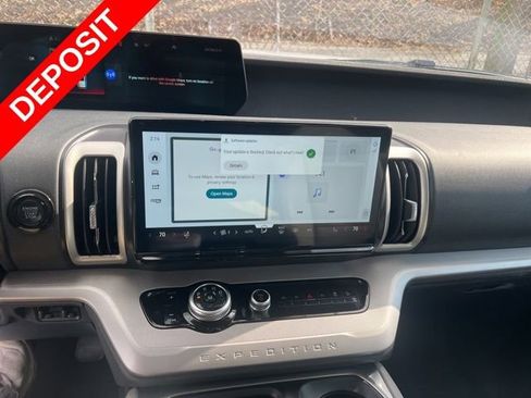 Used 2025 Ford Expedition Active image 7