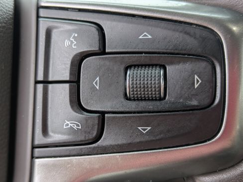 Used 2021 Chevrolet Suburban Z71 w/ Z71 Off-Road Package image 21