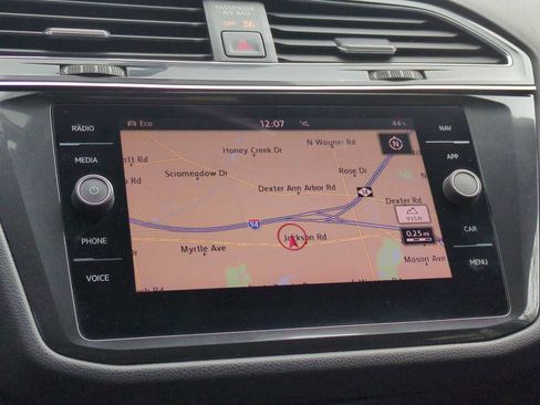 Used 2019 Volkswagen Tiguan SEL image 30