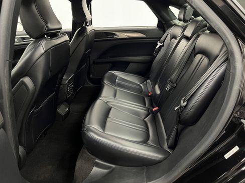 Used 2020 Lincoln MKZ image 12