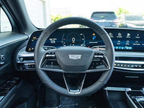 Used 2025 Cadillac Lyriq Sport AWD/4WD image 12