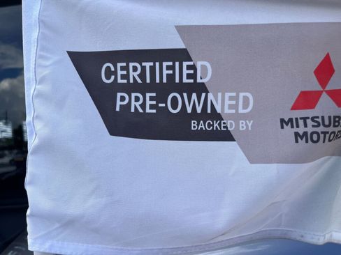 Used 2024 Mitsubishi Outlander SE image 34