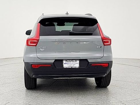 New 2026 Volvo XC40 B5 Plus w/ Climate Package AWD/4WD image 6