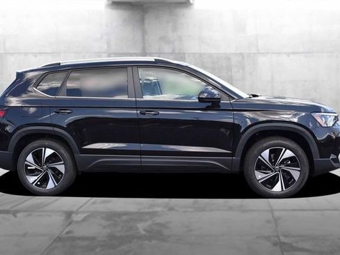 New 2026 Volkswagen Taos SE AWD/4WD image 5