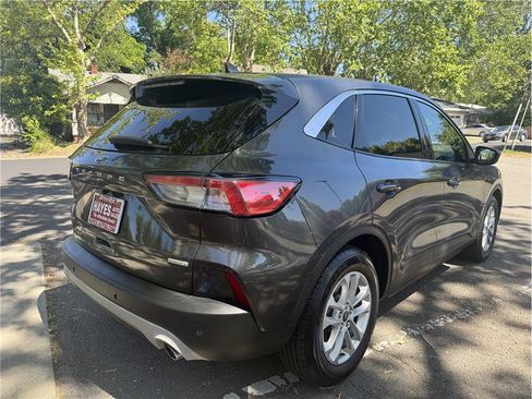 Used 2020 Ford Escape SE FWD image 5