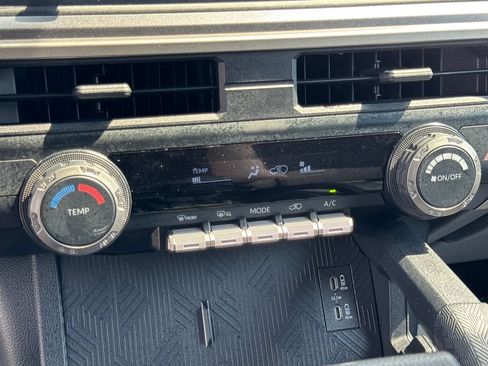 Used 2026 Toyota 4Runner SR5 AWD/4WD image 41