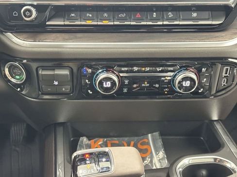 New 2026 GMC Sierra 1500 SLT AWD/4WD image 18