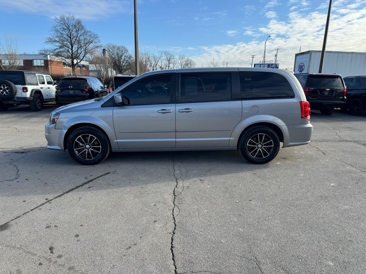 Used 2017 Dodge Grand Caravan SE FWD image 6