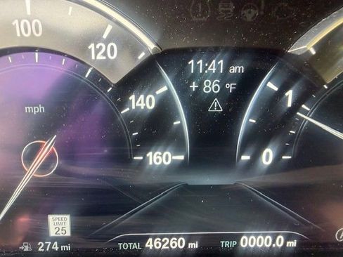 Used 2018 BMW 530i xDrive w/ Premium Package image 4